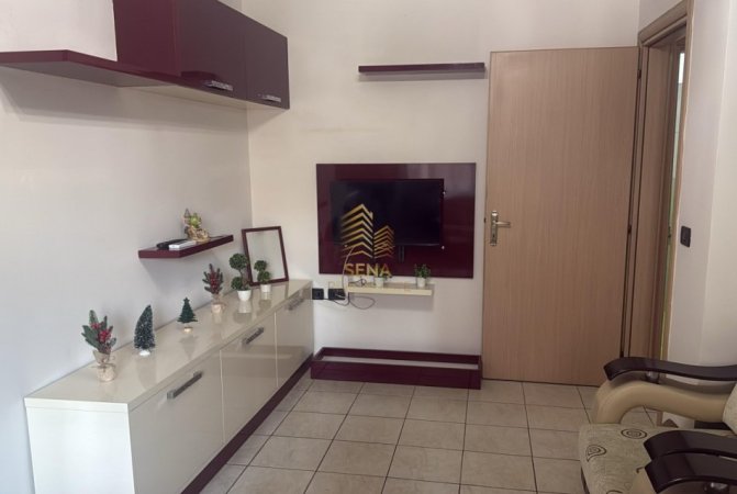 Tirane, jepet me qera apartament 2+1+Ballkon Kati 6, 90 m² 450 € (Rruga Mikel Maruli)