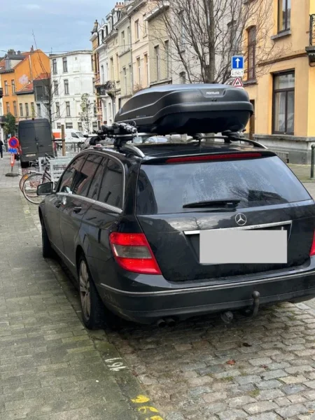 Elbasan, shes makine me portobagazh Mercedes Benz Nafte, e zeze manuale Klima 237.000 km 6.500 €