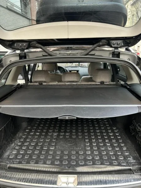 Elbasan, shes makine me portobagazh Mercedes Benz Nafte, e zeze manuale Klima 237.000 km 6.500 €