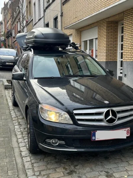 Elbasan, shes makine me portobagazh Mercedes Benz Nafte, e zeze manuale Klima 237.000 km 6.500 €