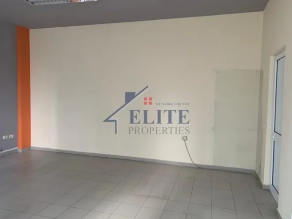 Tirane, jepet me qera zyre Kati 2, 42 m² 450 € (Myslym Shyri)