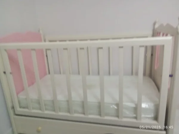 Tirane, shes aksesore Shes krevat per femije