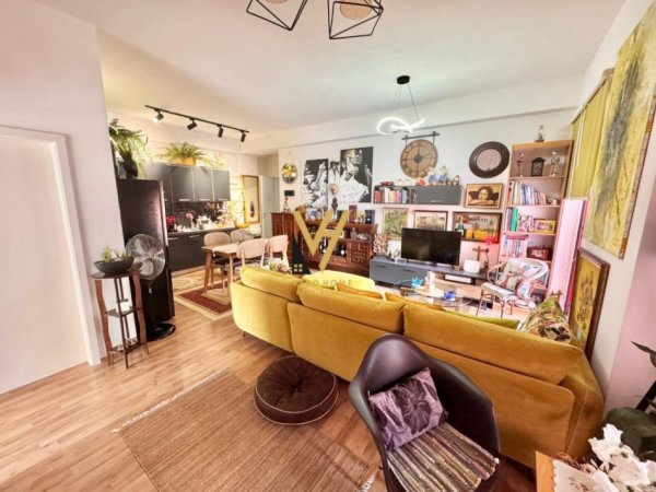 Tirane, shitet apartament 2+1+Ballkon Kati 3, 82 m² 129.000 € (ALI DEM)