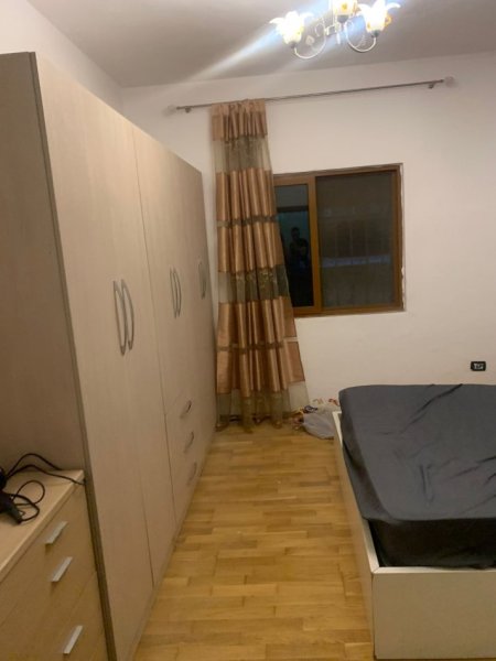 Tirane, jepet me qera apartament 2+1+Ballkon Kati 1, 85 m² 500 € (don bosko ,prane xhamise)