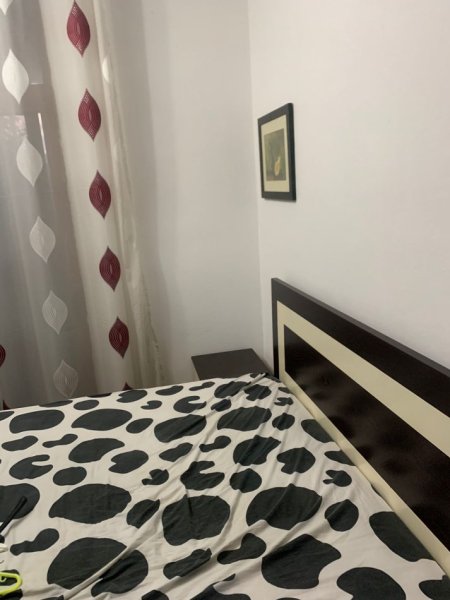 Tirane, jepet me qera apartament 2+1+Ballkon Kati 1, 85 m² 500 € (don bosko ,prane xhamise)