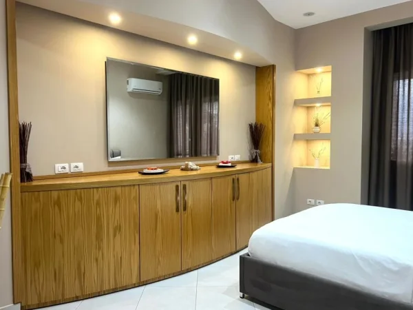 Tirane, jepet me qera apartament 1+1 Kati 2, 65 m² 600 € (Kopshti Botanik)
