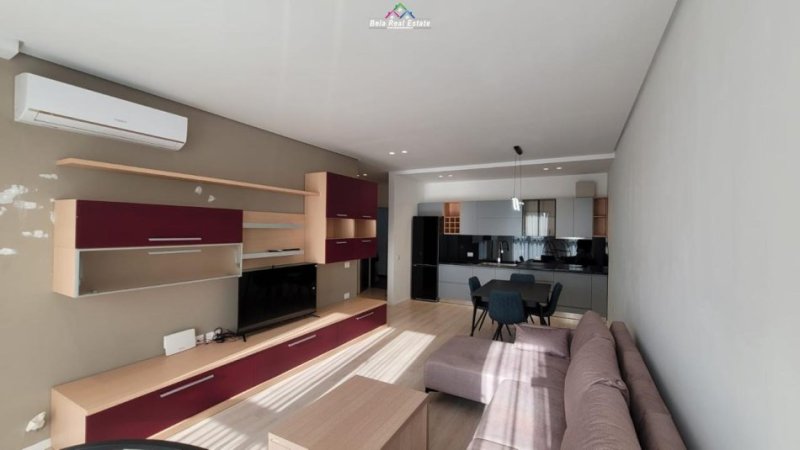 Tirane, jepet me qera apartament 1+1+Ballkon Kati 5, 74 m² 550 € (farmacia 10)