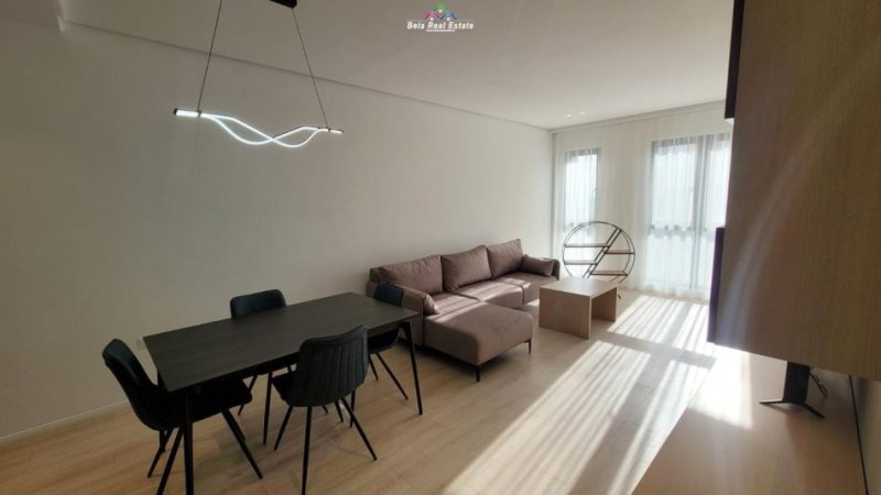 Tirane, jepet me qera apartament 1+1+Ballkon Kati 5, 74 m² 550 € (farmacia 10)