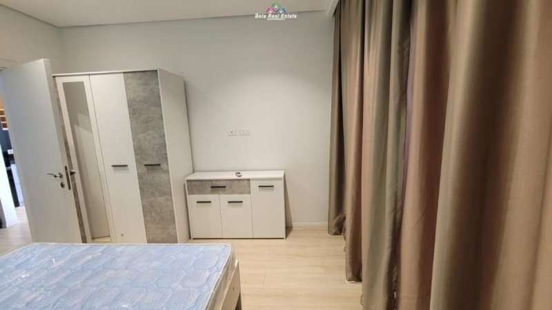 Tirane, jepet me qera apartament 1+1+Ballkon Kati 5, 74 m² 550 € (farmacia 10)