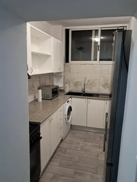 Tirane, jepet me qera apartament 2+1 Kati 4, 72 m² 600€ (ali dem)