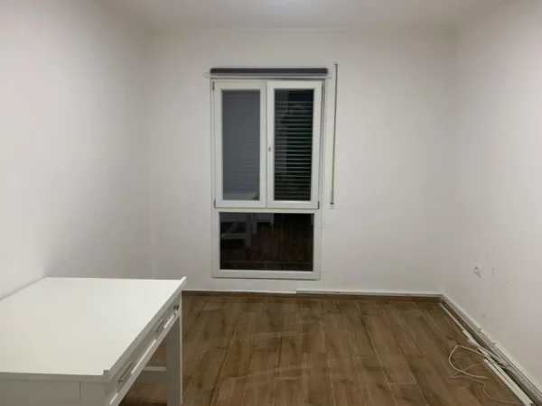 Tirane, jepet me qera apartament 1+1 Kati 3, 65 m² 550 € (Myslym Shyri)