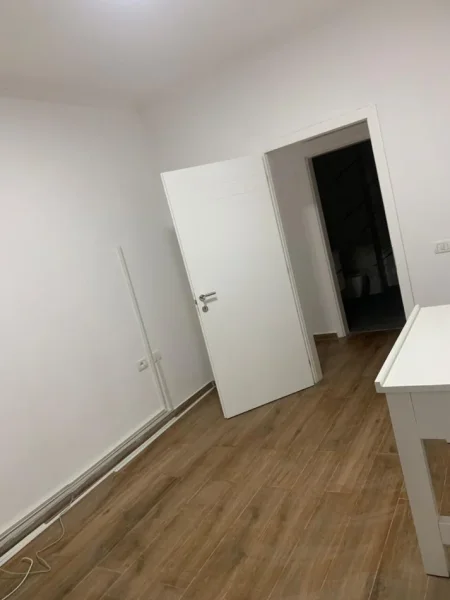 Tirane, jepet me qera apartament 1+1 Kati 3, 65 m² 550 € (Myslym Shyri)