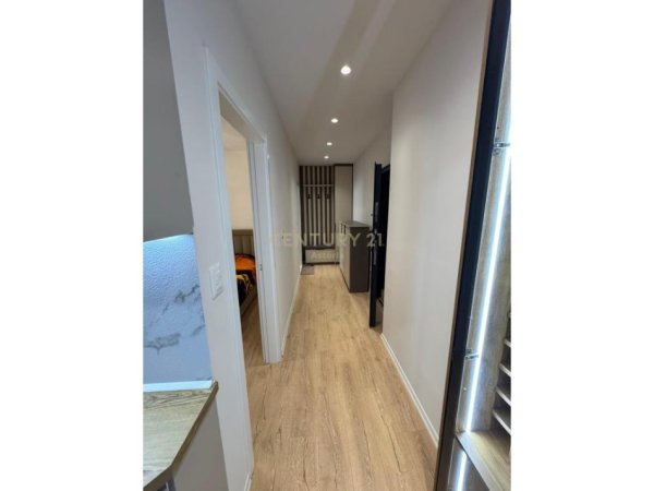 Tirane, shitet apartament 1+1+Ballkon Kati 2, 59 m² 120.000 € (kopshti zoologjik)
