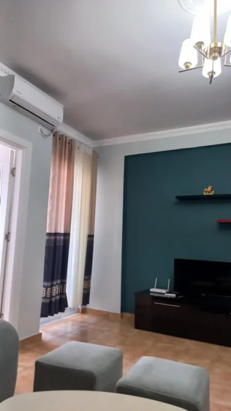 Vlore, jepet me qera apartament 1+1+Ballkon Kati 8, 60 m² 30 € (Çameria)