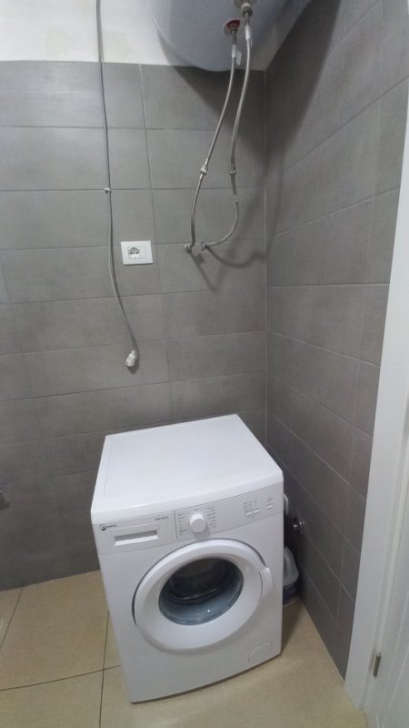 Vlore, jepet me qera apartament 1+1+Ballkon Kati 8, 60 m² 30 € (Çameria)