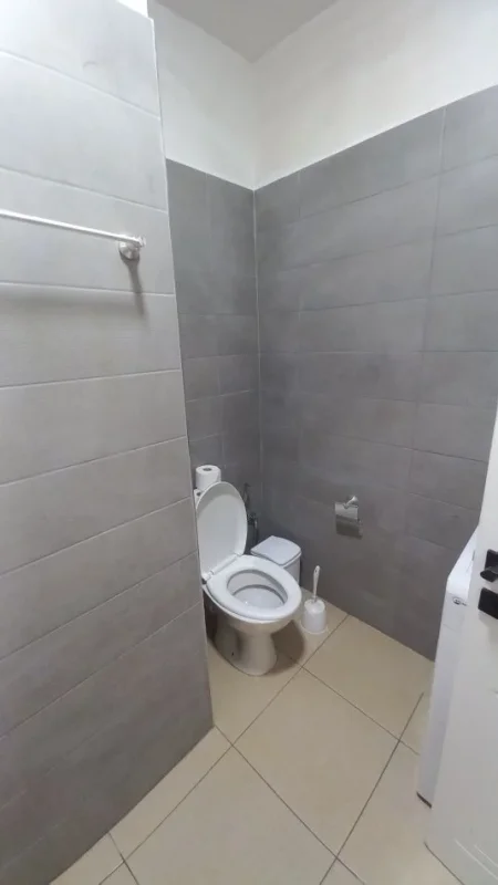 Vlore, jepet me qera apartament 1+1+Ballkon Kati 8, 60 m² 30 € (Çameria)