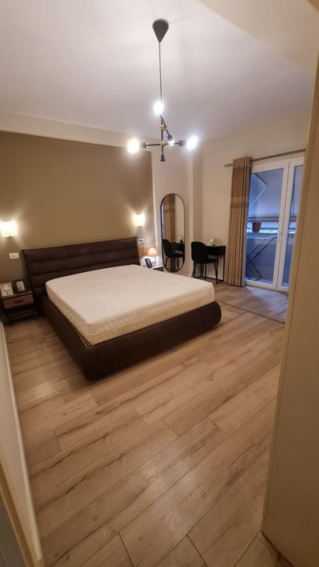 Tirane, jap me qera apartament 1+1+Ballkon Kati 4, 60 m² 550 € (ali demi)