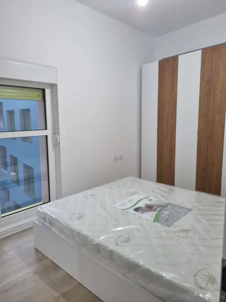 Tirane, jepet me qera apartament 2+1 Kati 3, 85 m² 500 € (Ali Demi)
