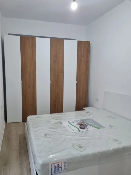 Tirane, jepet me qera apartament 2+1 Kati 3, 85 m² 500 € (Ali Demi)