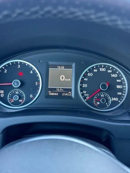 Durres, shitet makine Volkswagen Tiguan r-line Nafte, e zeze manuale Kondicioner 179.000 km 12.500 €
