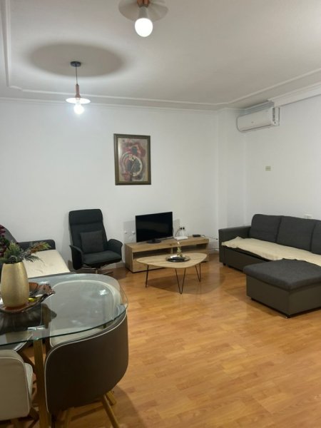 Tirane, shitet apartament 2+1 , 85 m² 190.000 € (Libri Universitar)