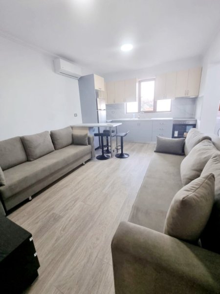 Tirane, jepet me qera apartament 1+1+Aneks Kati 5, 50 m² 350 € (Shkoze)