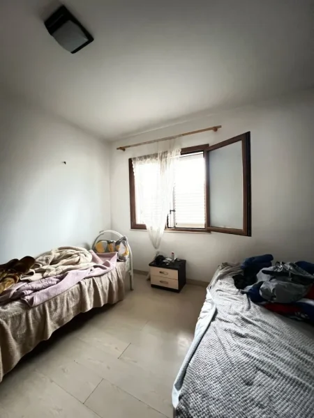 Tirane, Jepet me qera ne Laprake  Shtepi 2+1+Ballkon Kati 2, 80 m² 350 € (Spitali Ushtarak)