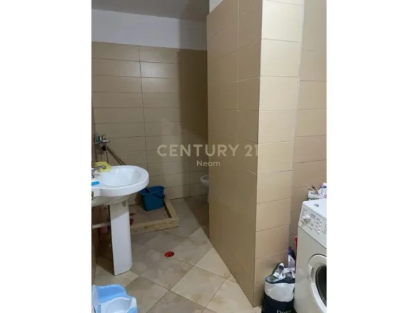 Tirane, shitet apartament 1+1 Kati 0, 66 m² 65.000 € (fresku)