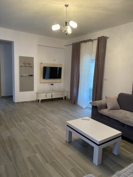 Gjirokaster, jepet me qera apartament 2+1+Aneks+Ballkon Kati 2, 105 m² 400 € (Javer Rushiti)