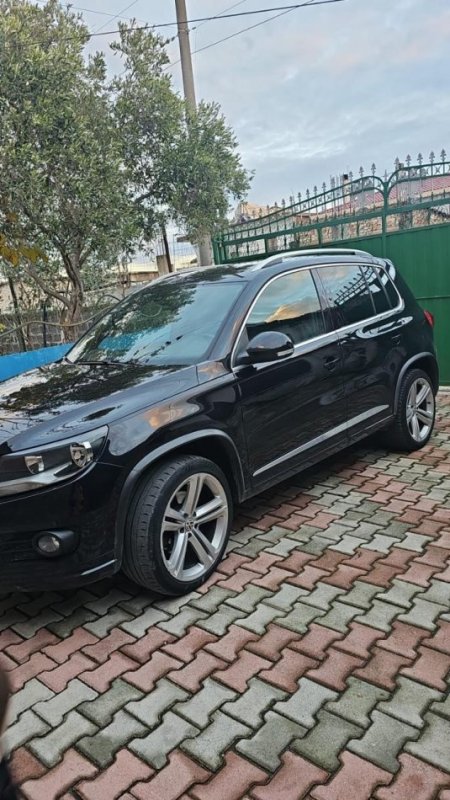 Durres, shitet makine Volkswagen Tiguan r-line Nafte, e zeze manuale Kondicioner 179.000 km 12.500 €