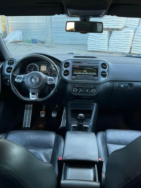 Durres, shitet makine Volkswagen Tiguan r-line Nafte, e zeze manuale Kondicioner 179.000 km 12.500 €