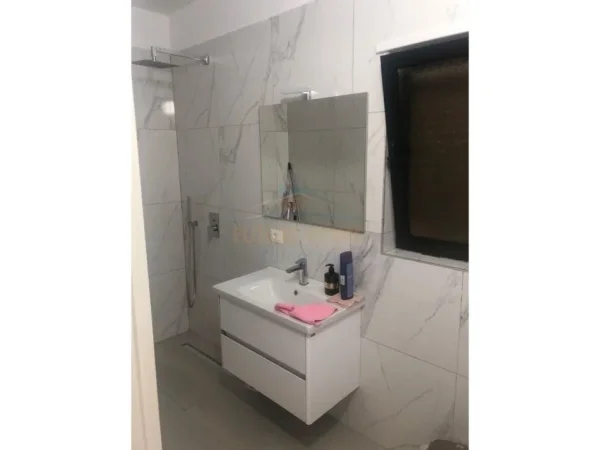 Tirane, shitet apartament 3+1+Ballkon Kati 9, 116 m² 261.000 € 