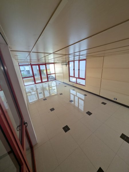 Durres, Qender, PA KOMISION, jepet me qera apartament 3+1+Aneks+Ballkon Kati 2, 189 m² 900 € (Rruga Ramazan Jella, perkarshi poliklinikes)