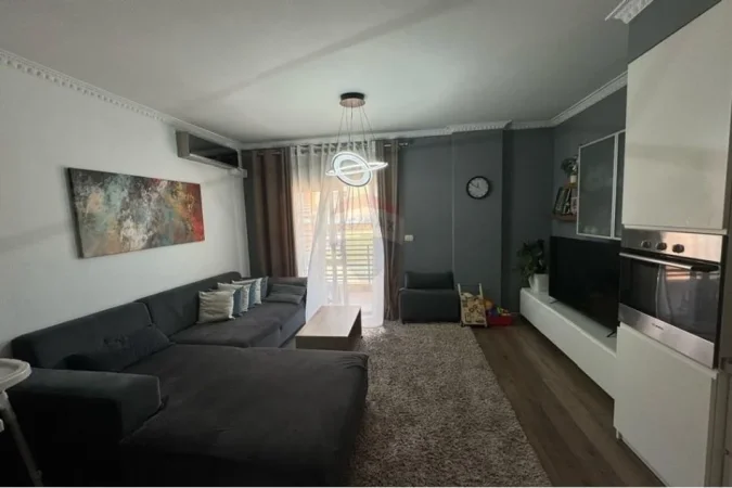 Tirane, shitet apartament Kati 5, 105 m² 155.000 € (Pran Restorant Freskut)