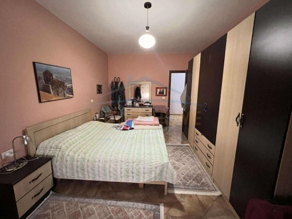 Tirane, shitet apartament 2+1+Ballkon Kati 1, 106 m² 212.000 € (KOMUNA PARISIT)