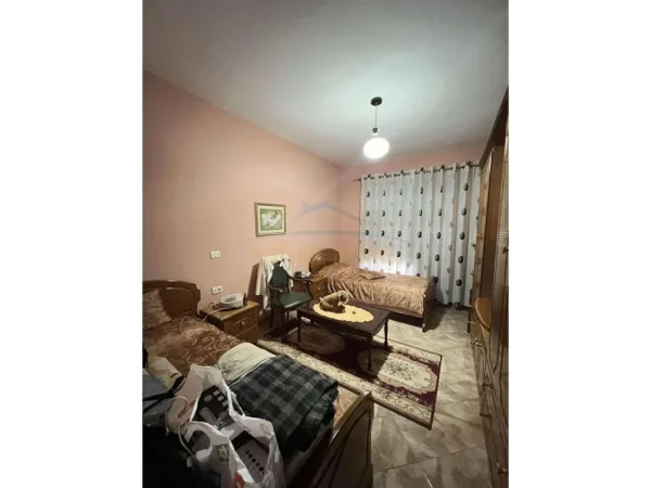 Tirane, shitet apartament 2+1+Ballkon Kati 1, 106 m² 212.000 € (KOMUNA PARISIT)