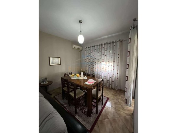 Tirane, shitet apartament 2+1+Ballkon Kati 1, 106 m² 212.000 € (KOMUNA PARISIT)