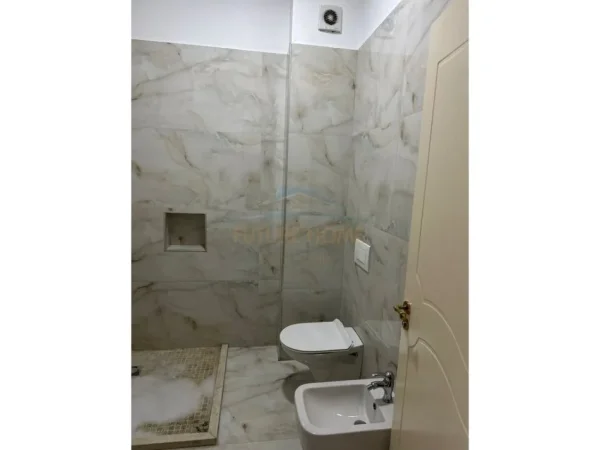 Tirane, jepet me qera apartament 1+1+Ballkon Kati 9, 152 m² 500 € (Astir, Unaza e Re)