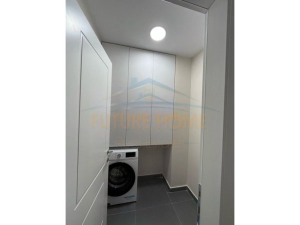 Tirane, shitet apartament 2+1+Ballkon Kati 5, 130 m² 410.000 € (Lake View Residence)