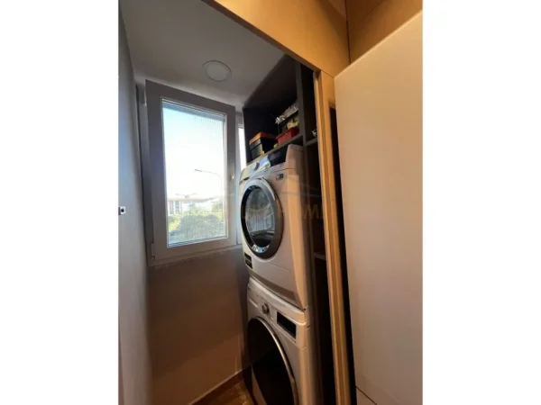 Tirane, shitet apartament 2+1+Ballkon Kati 1, 85 m² 210.000 € (Fusha e Aviacionit)