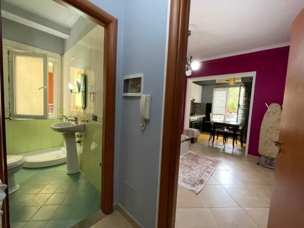 Tirane, jepet me qera apartament 1+1 Kati 2, 45 m² 350 € (Kodra e Diellit)