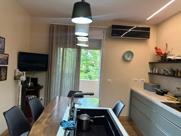 Tirane, shitet apartament duplex 3+1+Aneks+Ballkon Kati 3, 162 m² 340.000 € 