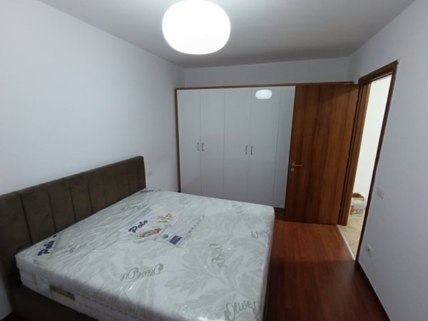Shqiperi, jepet me qera apartament 1+1+Aneks+Ballkon Kati 4, 65 m² 550 € (Kompleksi Magnet 21 Dhjetori)