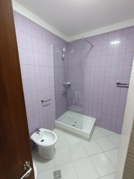 Shqiperi, jepet me qera apartament 1+1+Aneks+Ballkon Kati 4, 65 m² 550 € (Kompleksi Magnet 21 Dhjetori)