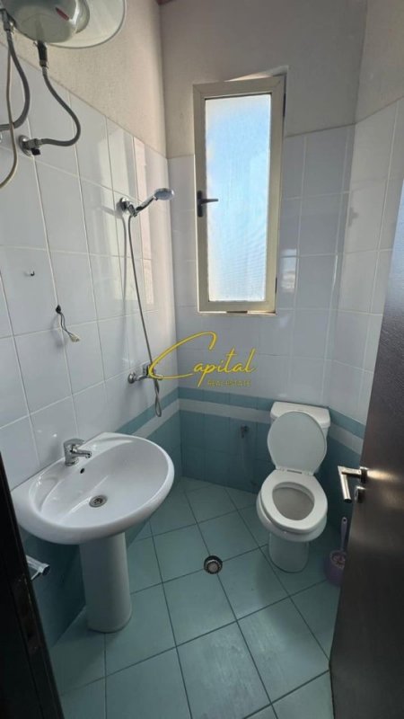 Tirane, jepet me qera apartament 2+1 Kati 4, 105 m² 450 € (ALI DEMI)