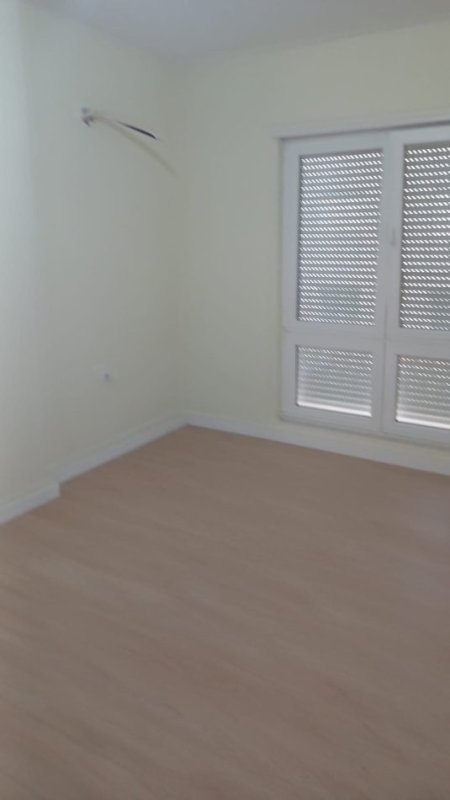 Tirane, jepet me qera apartament 2+1+Ballkon Kati 3, 87 m² 600 € (Rruga &quot;Hoxha Tasim&quot;, ne kryqezim me rugen Bardhyl)