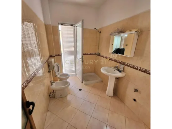 Durres, shitet apartament 1+1 Kati 3, 67 m² 68.000 € (Plazh, Iliria)