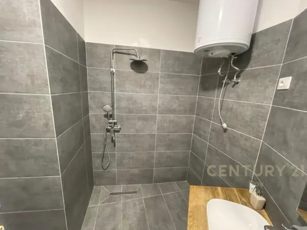 Durres, shitet apartament 1+1 Kati 15, 47 m² 65.000 € (SHKEMBI I KAVAJES, DURRES!)