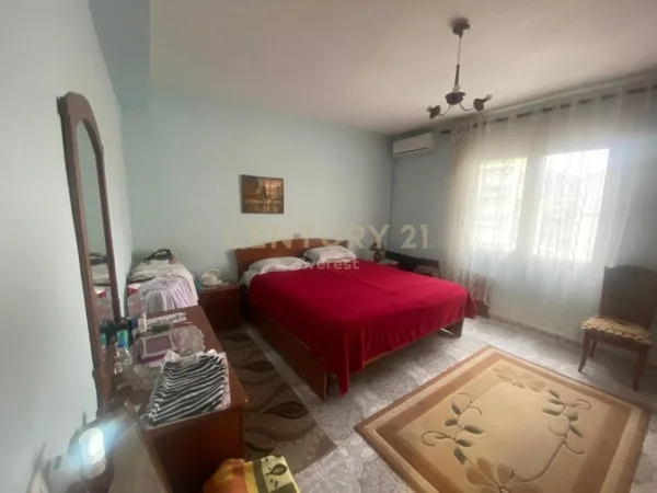 Tirane, shitet apartament 3+1 Kati 3, 128 m² 145.000 € (Rruga xhanfize keko)