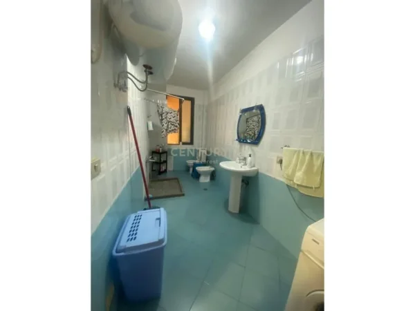 Tirane, shitet apartament 3+1 Kati 3, 128 m² 145.000 € (Rruga xhanfize keko)